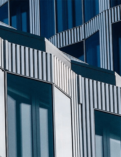 Schematischer Fassadenaufbau mit Dämmung als Lösung für hinterlüftete Fassaden von Isover